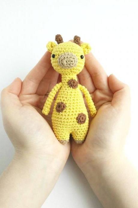 Mini Giraffe Crochet Amigurumi Pattern